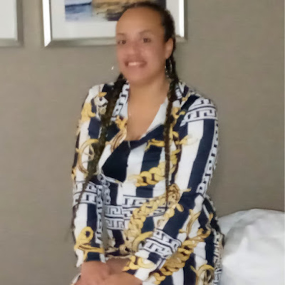 Meet your Posher, Christina - Picture 1 of 1